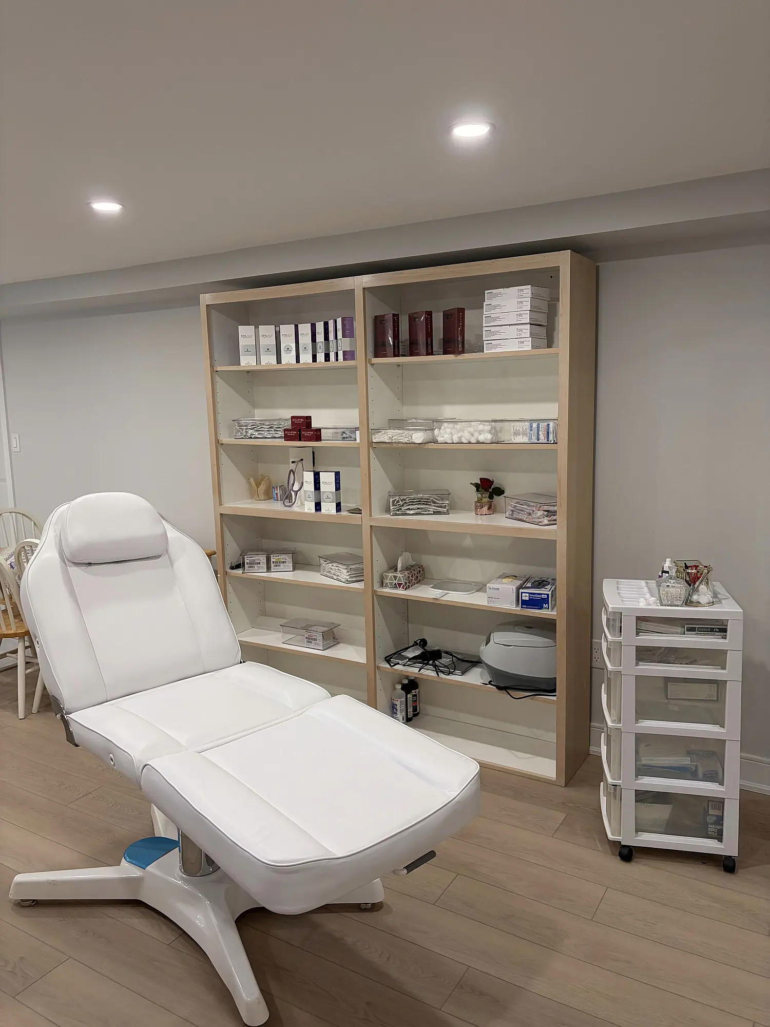 niloura clinic Tour image two